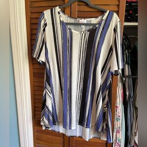 Lularoe size large top
